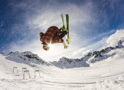 开云足球直播-奥运周期关键战之夜，黄喜灿关键回合不手软