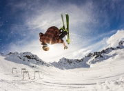 开云在线直播-冰岛对阵塞维利亚，奥纳纳展现巨星价值，一夫当关改写北欧足球叙事