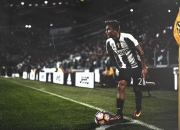 开云体育中国官网-东方新星闪耀洛城，湖人铁蹄踏碎绿衫军