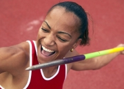 开云体育app-赛道烽烟，周冠宇率红牛鏖战威廉姆斯，历史性胜利背后的战术博弈