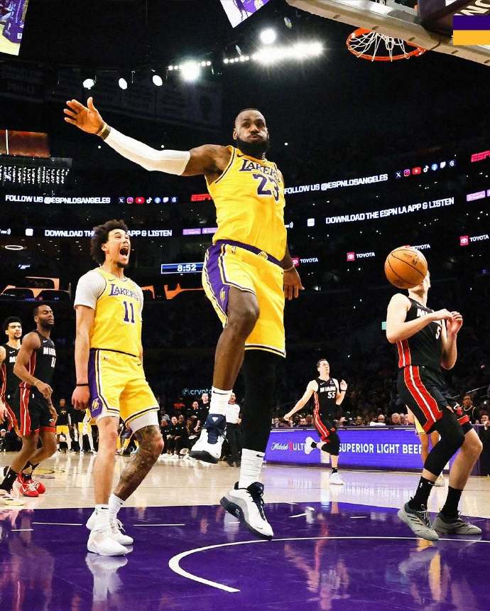 篮网鏖战快船，浓眉统治全场的简单介绍