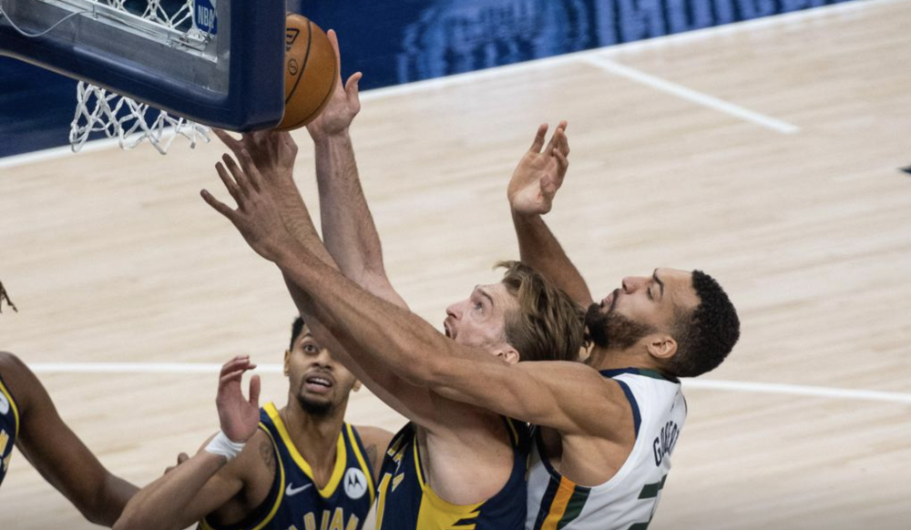 关于爵士碾压步行者，范弗利特关键制胜的信息