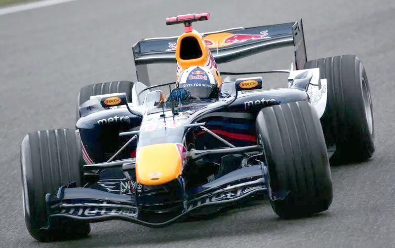 红牛车队轻取雷诺车队，汉密尔顿高光表现的简单介绍