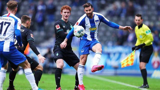 柏林赫塔遭遇败绩，需加强球队配合