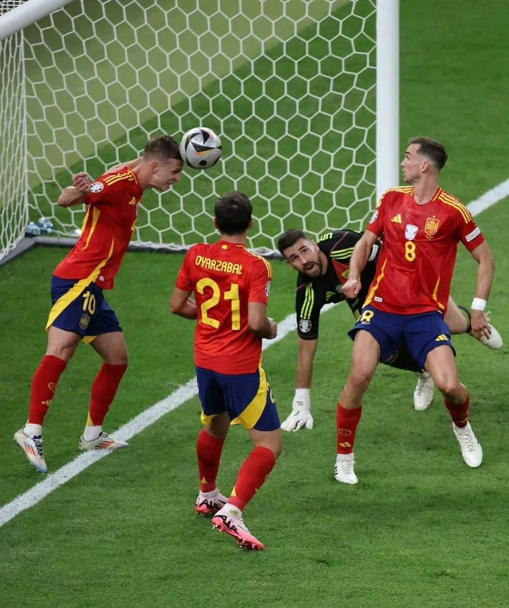 防线坚固！球队在比赛中展现出出色的防守