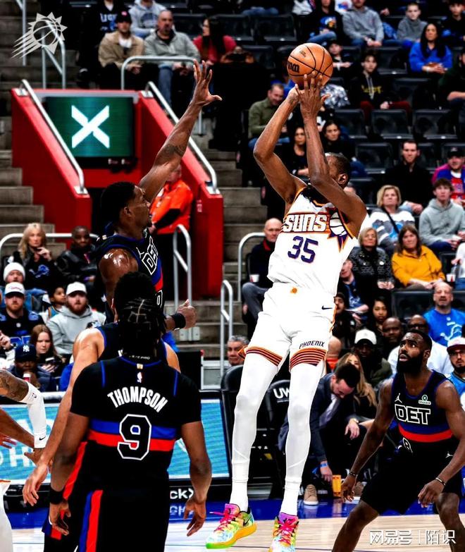 火箭大胜勇士,西部实力稳固前列 火箭大胜勇士,西部实力稳固前列