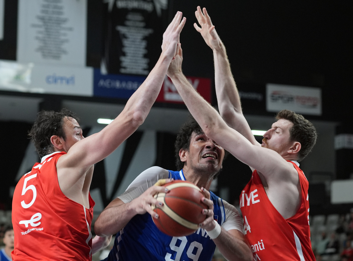 包含美国男篮大战加拿大，纷争不断惊险上演的词条