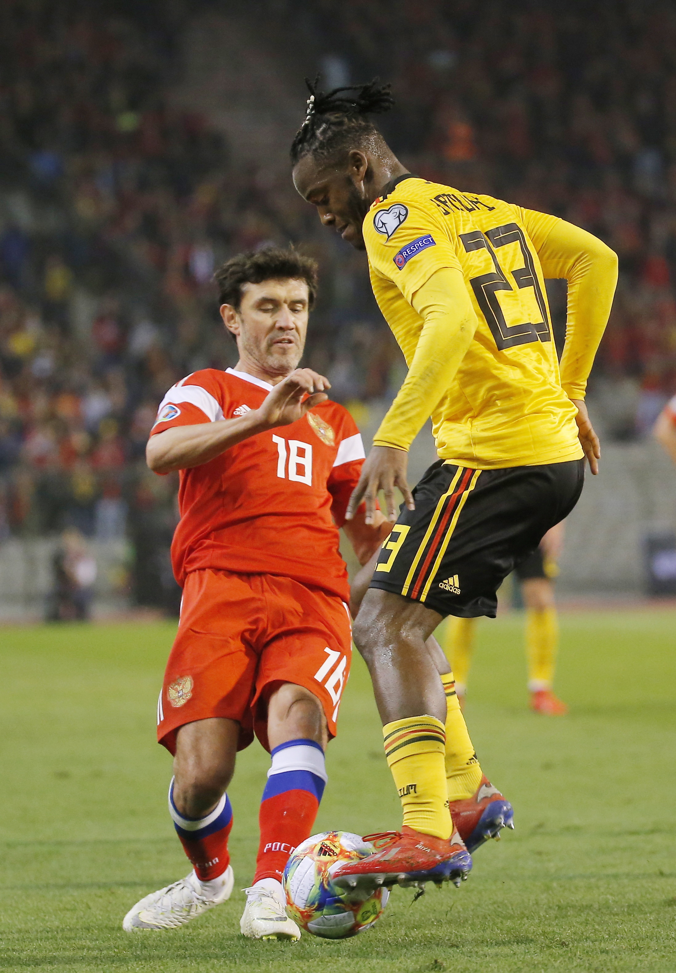 俄罗斯足球超级联赛进入决赛阶段，球队士气高涨的简单介绍