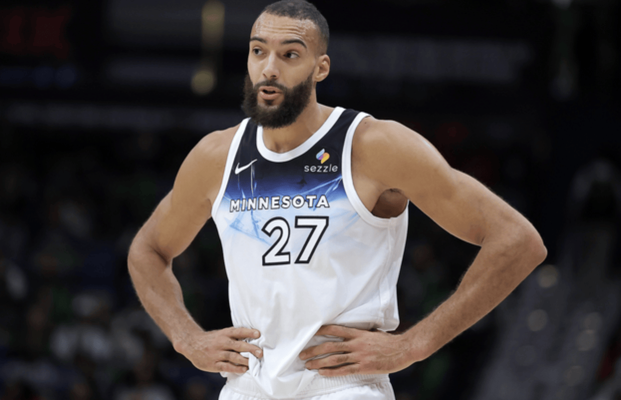 包含热门球员表现出众，或将成为球队关键一员，备战士气高昂的词条