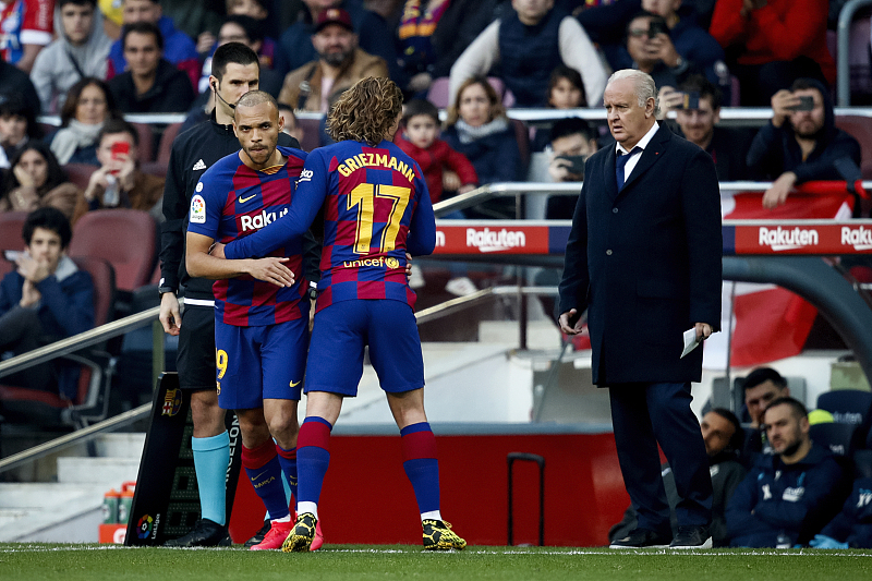 巴塞罗那困扰重重，小组出线艰难以料的简单介绍