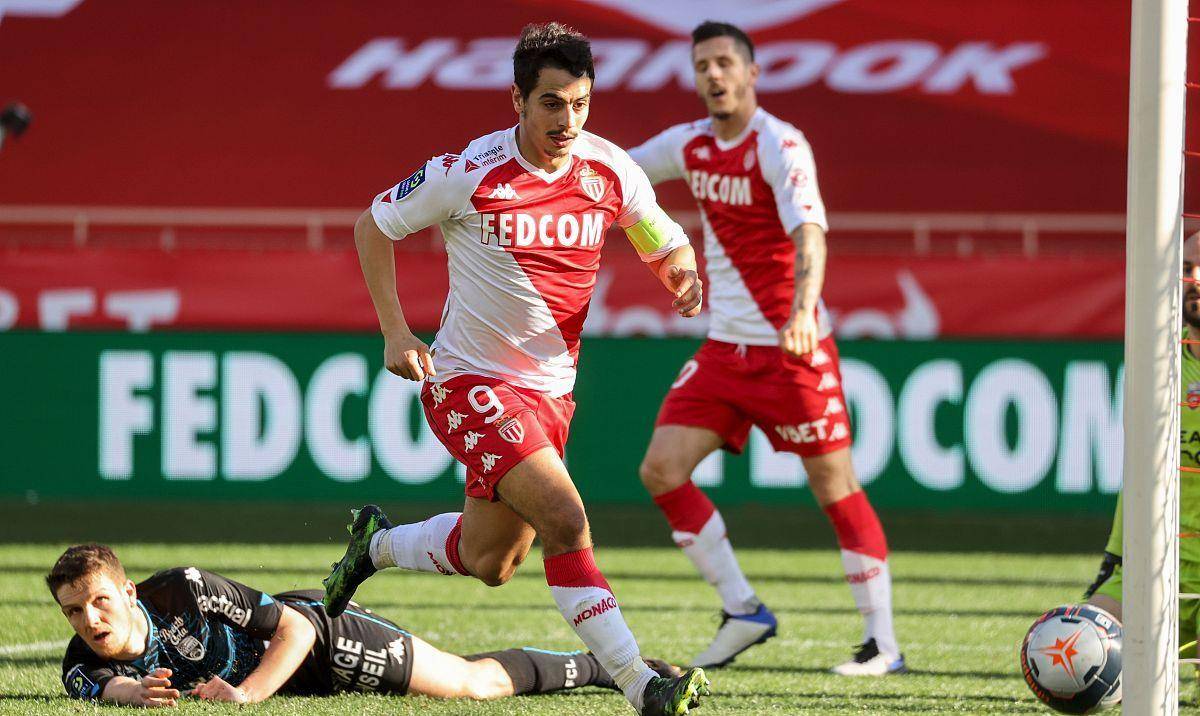 雷诺车队绝杀阿斯顿马丁，佩雷兹状态火热的简单介绍