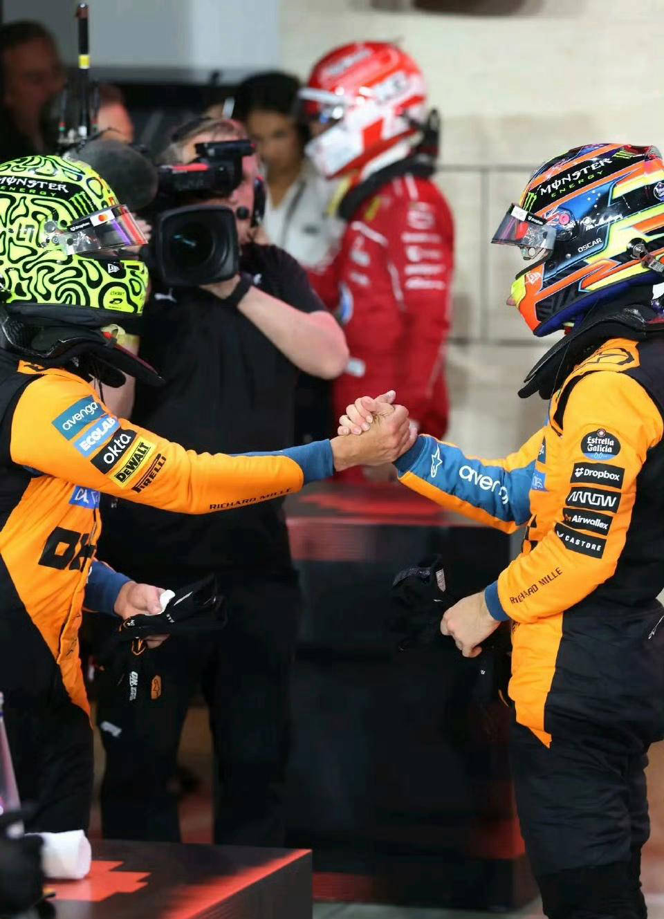 包含威廉姆斯横扫红牛车队，塞恩斯扛起全队的词条