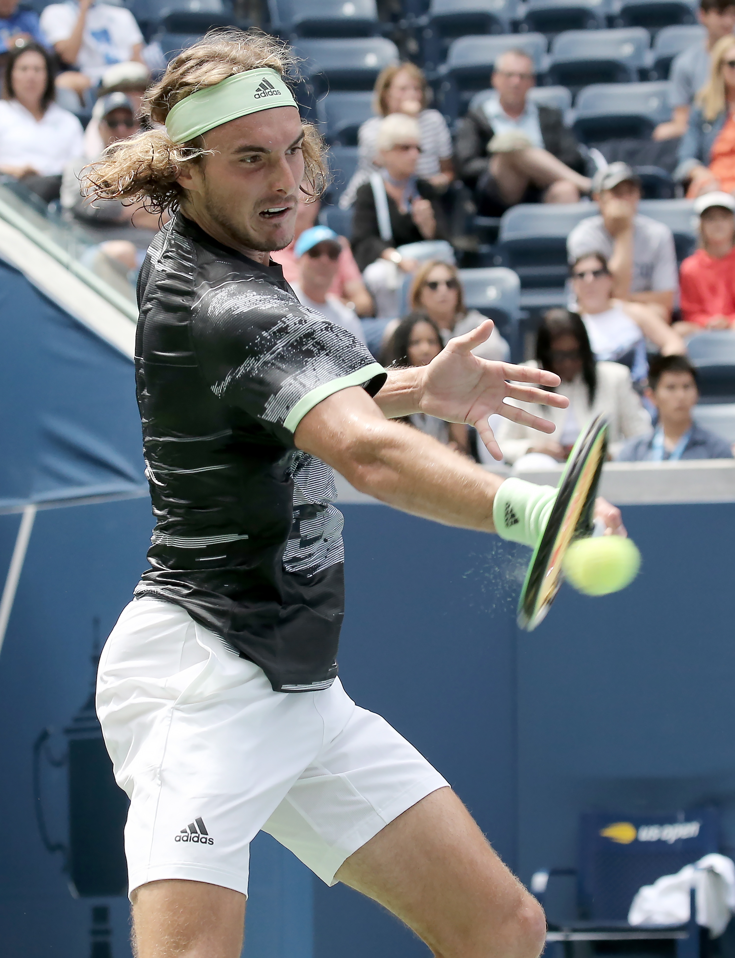 包含ATP总决赛鏖战美网，西西帕斯惊艳四座的词条