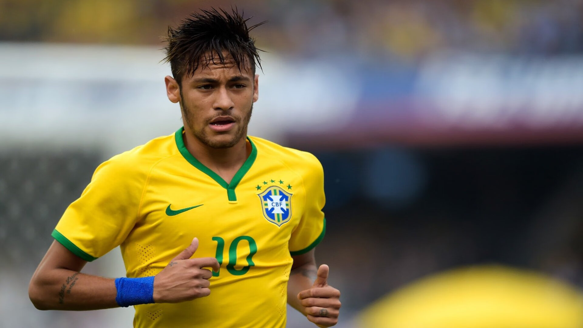 引擎轰鸣与绿茵铁蹄，F1新赛季揭幕战与尤文图斯苏格兰征服记的双重奏