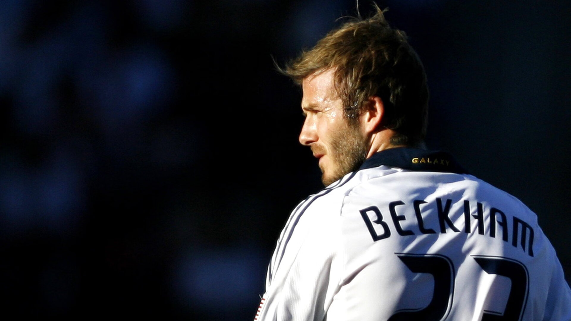 曼联强势拿下新西兰,莱万成为关键先生