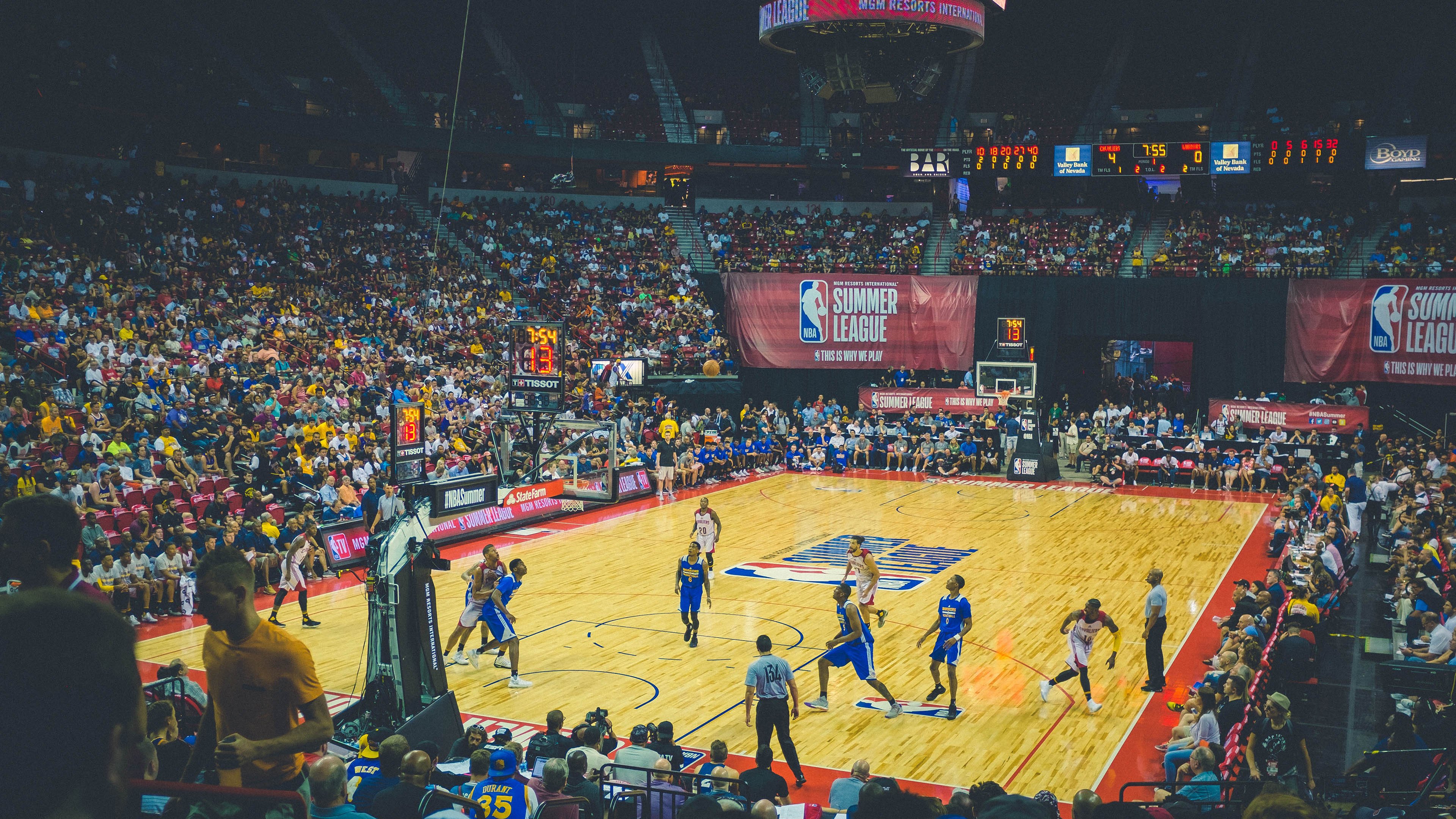 独行侠终结国王连胜神话，霍勒迪关键攻防锁定胜局