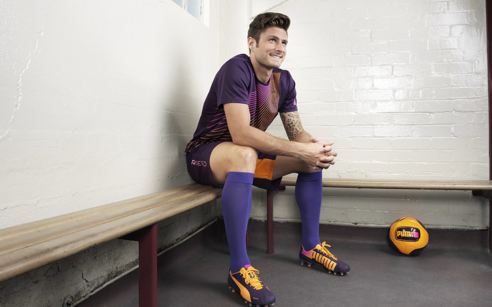 橙衣风暴席卷美洲,荷兰战术完胜哥伦比亚,基米希伪九号惊艳四座